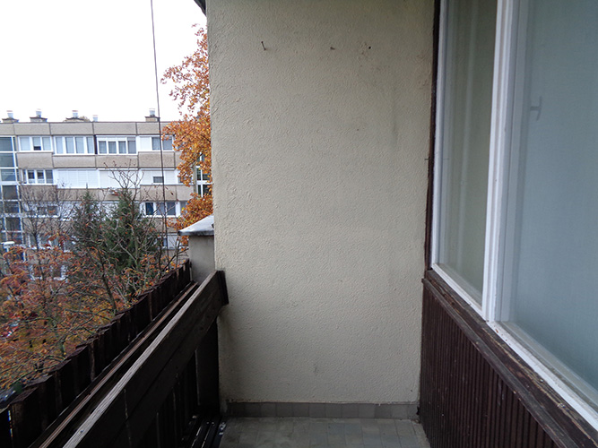 Másfél szobás váci távfűtéses panellakás erkély